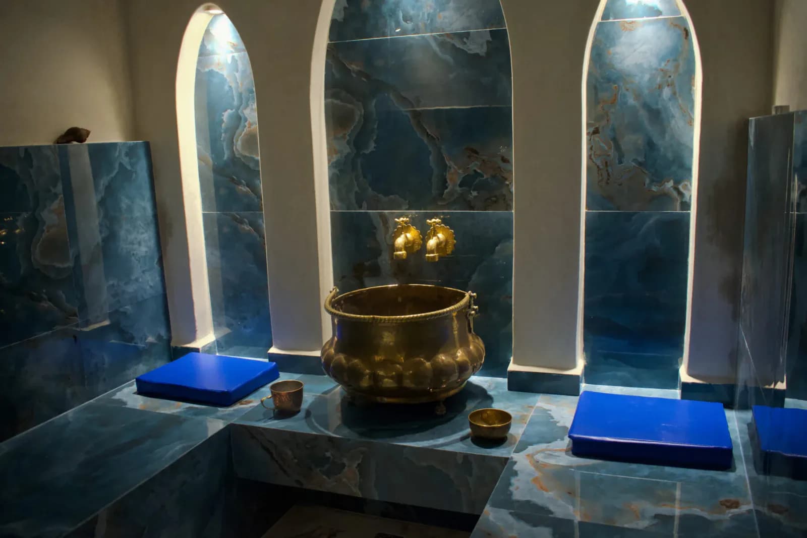 Hammam Atmosphere & Souk Colors: A Moroccan Cultural Experience
